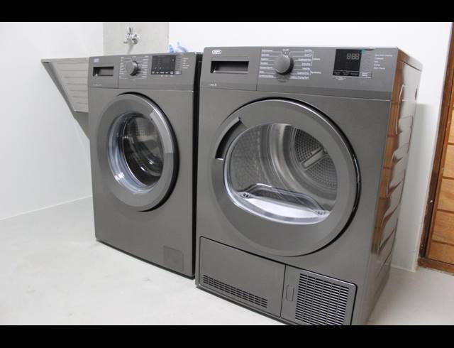 2 BEDROOM APARTMENT TO LET IN GEORGE CENTRAL